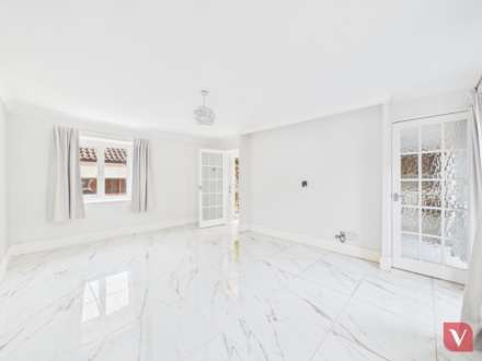 Brownbaker Court, Milton Keynes, Image 4