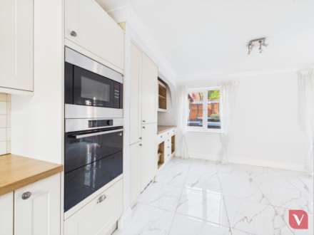 Brownbaker Court, Milton Keynes, Image 7