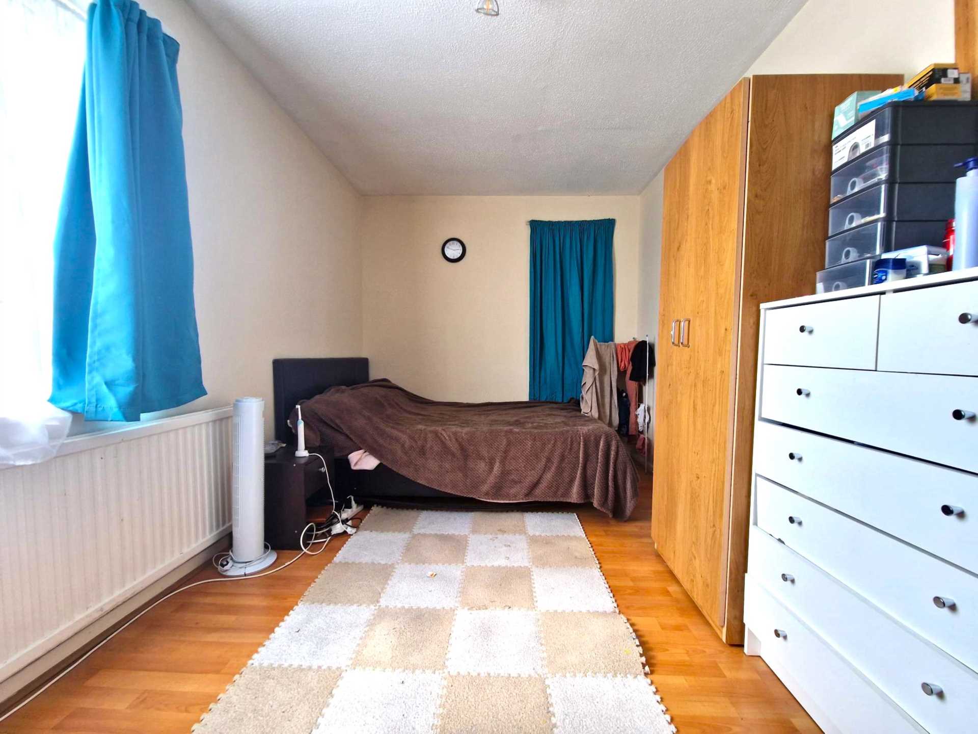 Butterworth Path, Luton, Image 6