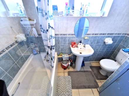 Butterworth Path, Luton, Image 9