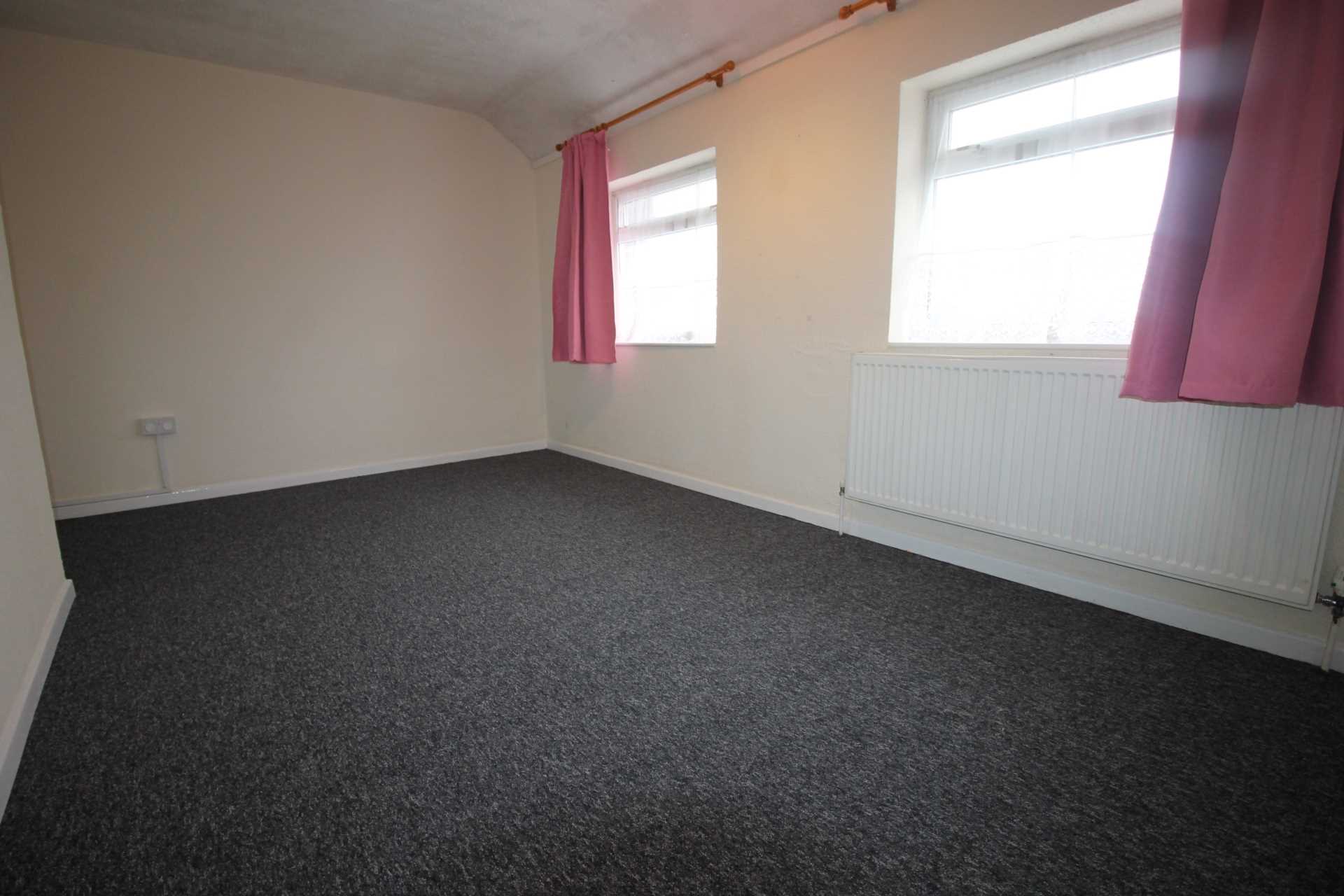 Lyneham Road, Luton, Image 2