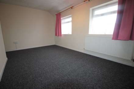 Lyneham Road, Luton, Image 2