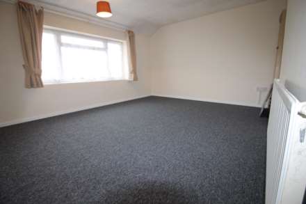 Lyneham Road, Luton, Image 8