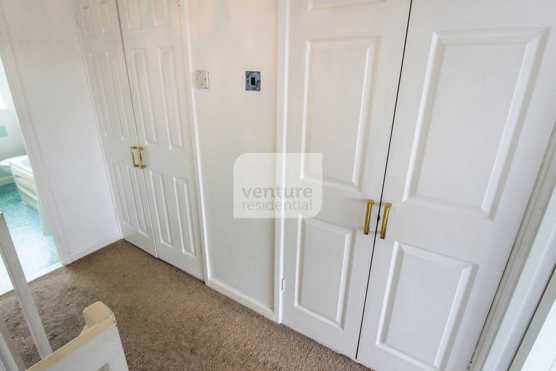 Enfield Close, Luton, Image 10