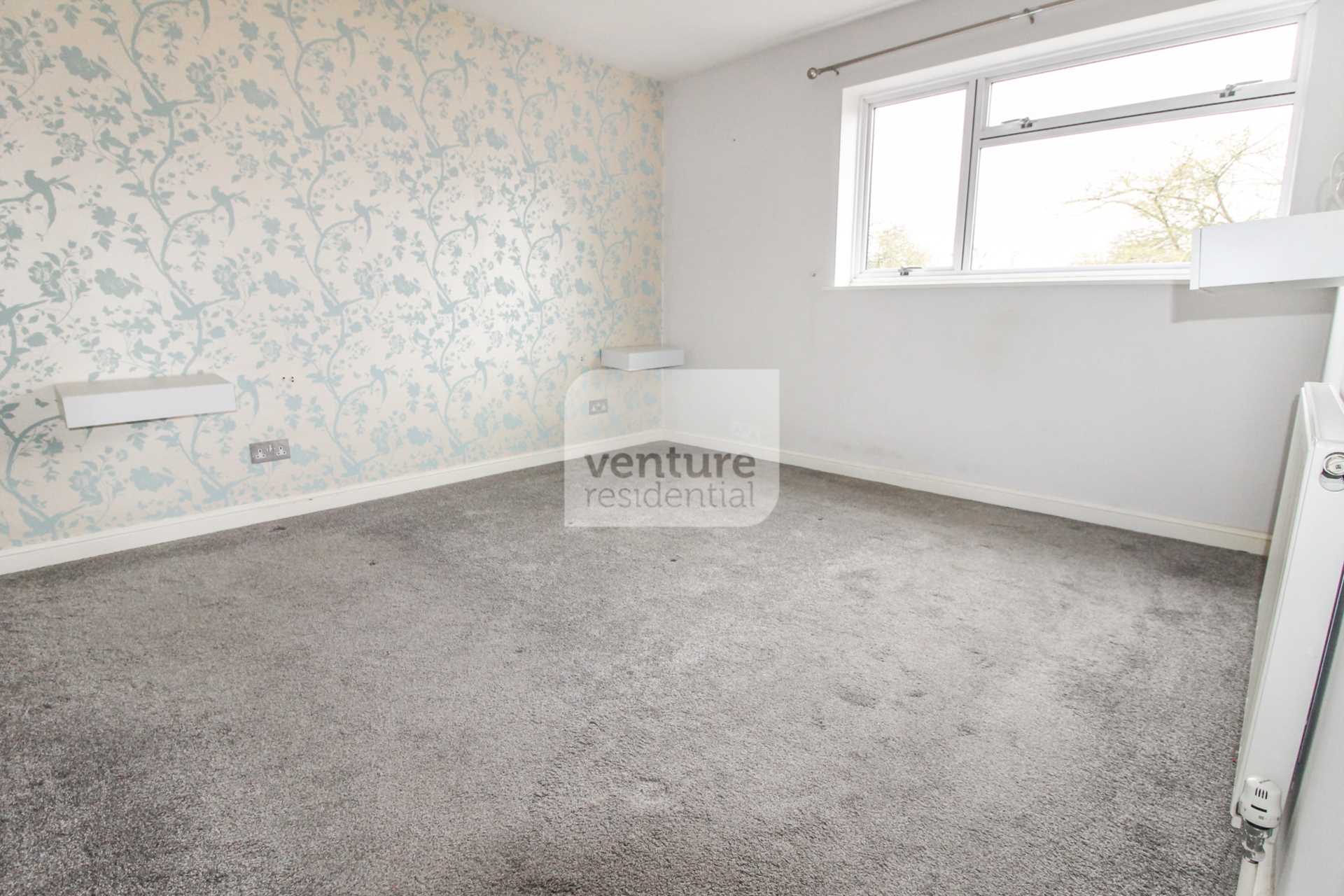 Enfield Close, Luton, Image 11