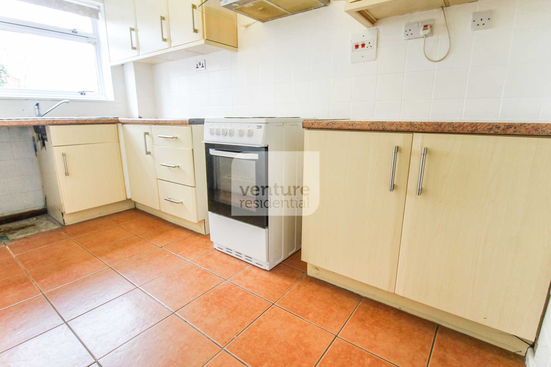 Enfield Close, Luton, Image 5