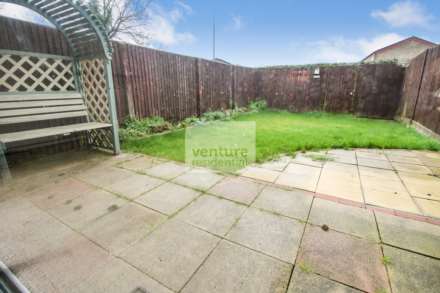 Enfield Close, Luton, Image 15