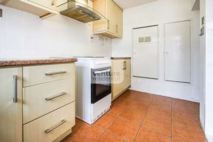 Enfield Close, Luton, Image 6