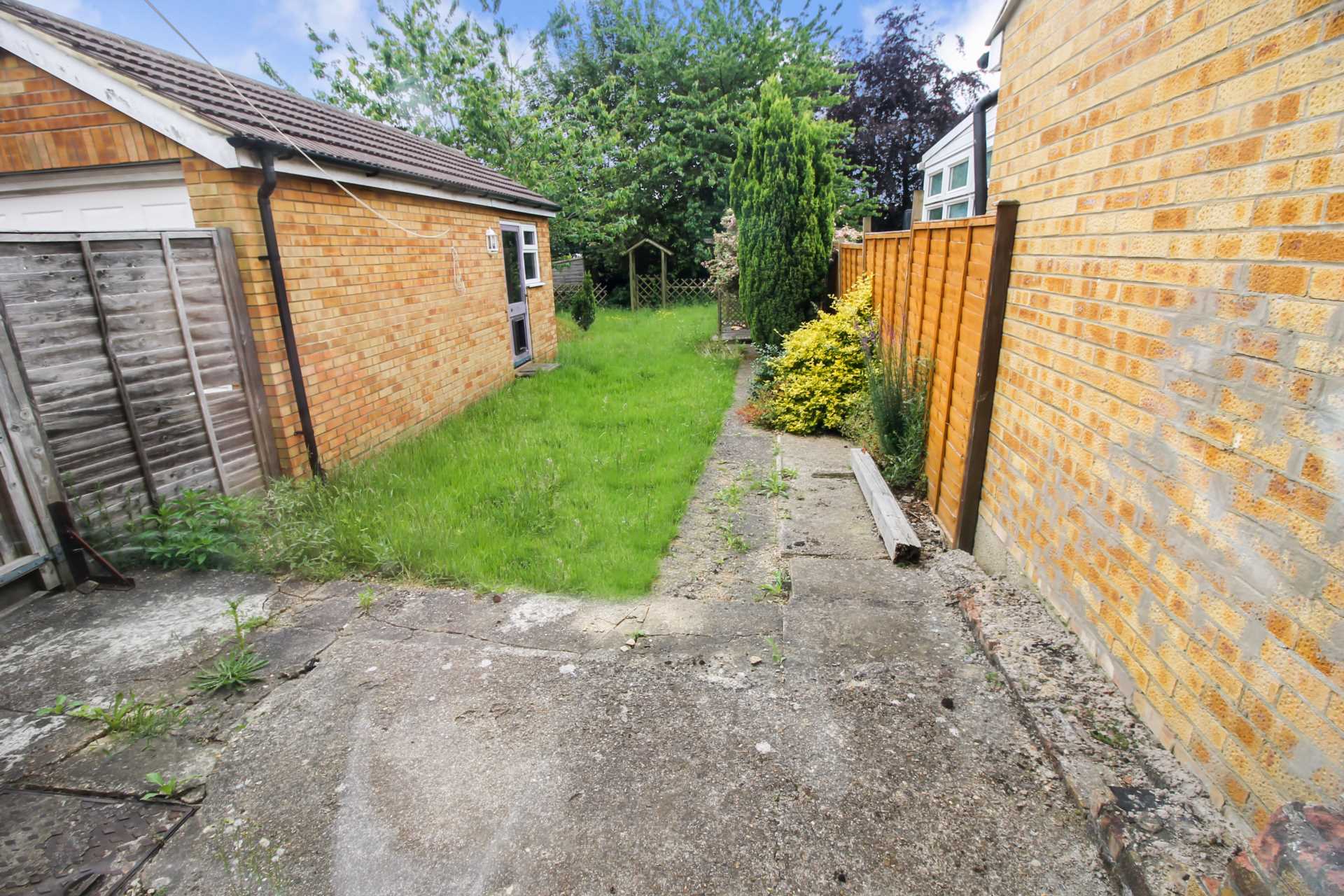 Peartree Road, Luton, Image 2