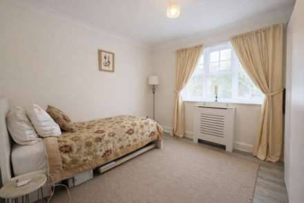 Knights Field, Luton, Image 6