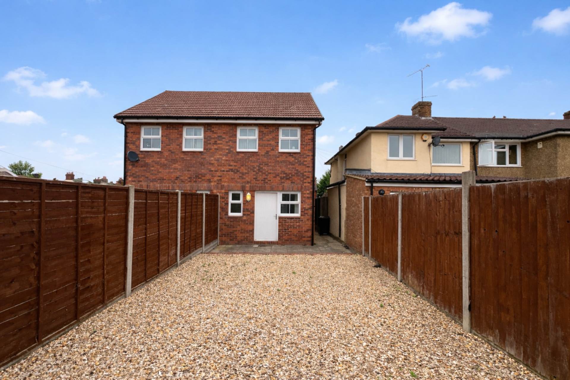 Somerset Avenue, Luton, Image 11