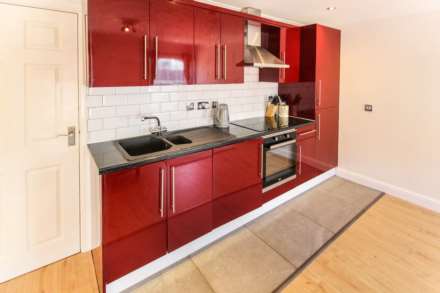 Park Street West, Luton, Image 3