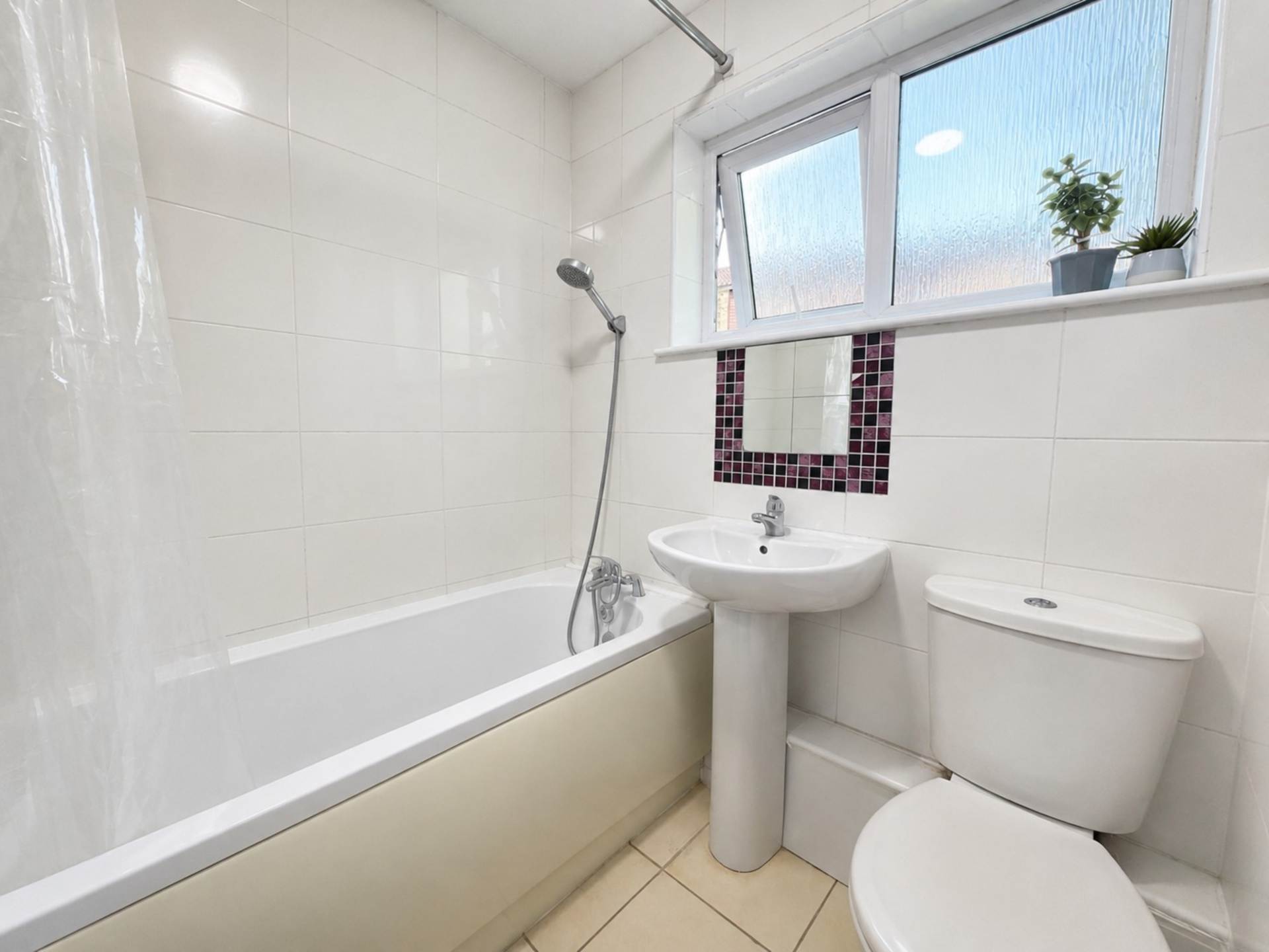 Repton Close, Luton, Image 4