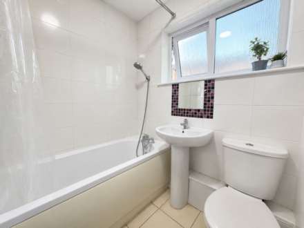 Repton Close, Luton, Image 4