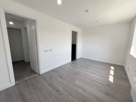Repton Close, Luton, Image 6