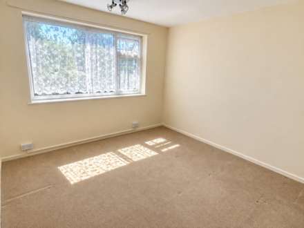 Birchen Grove, Luton, Image 4