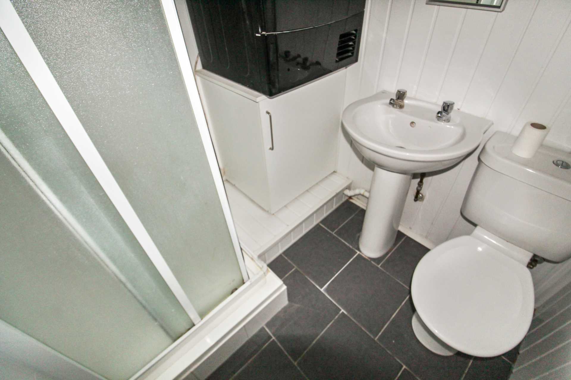 Dunstable Road, Luton, Image 4