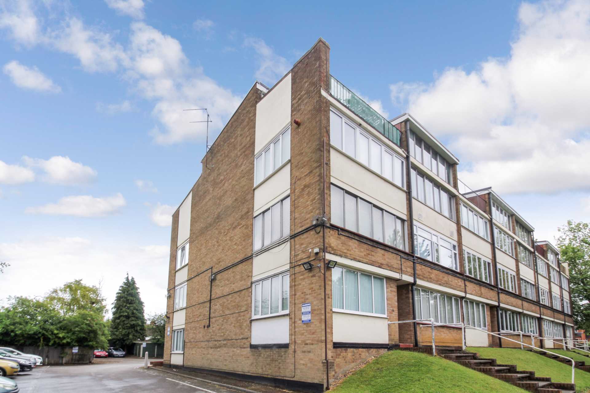 Dunstable Road, Luton, Image 7