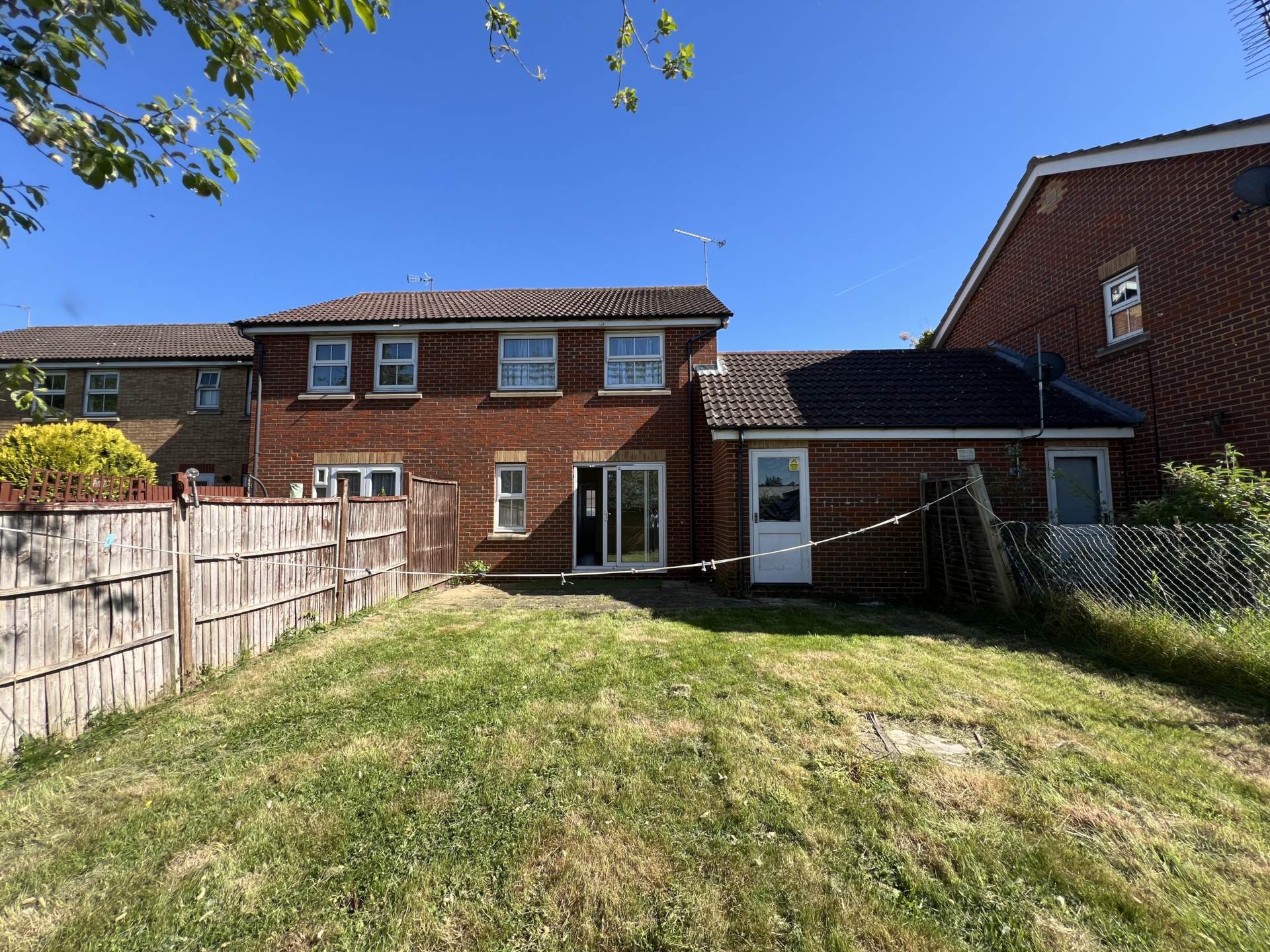 Villiers Close, Luton, Image 15