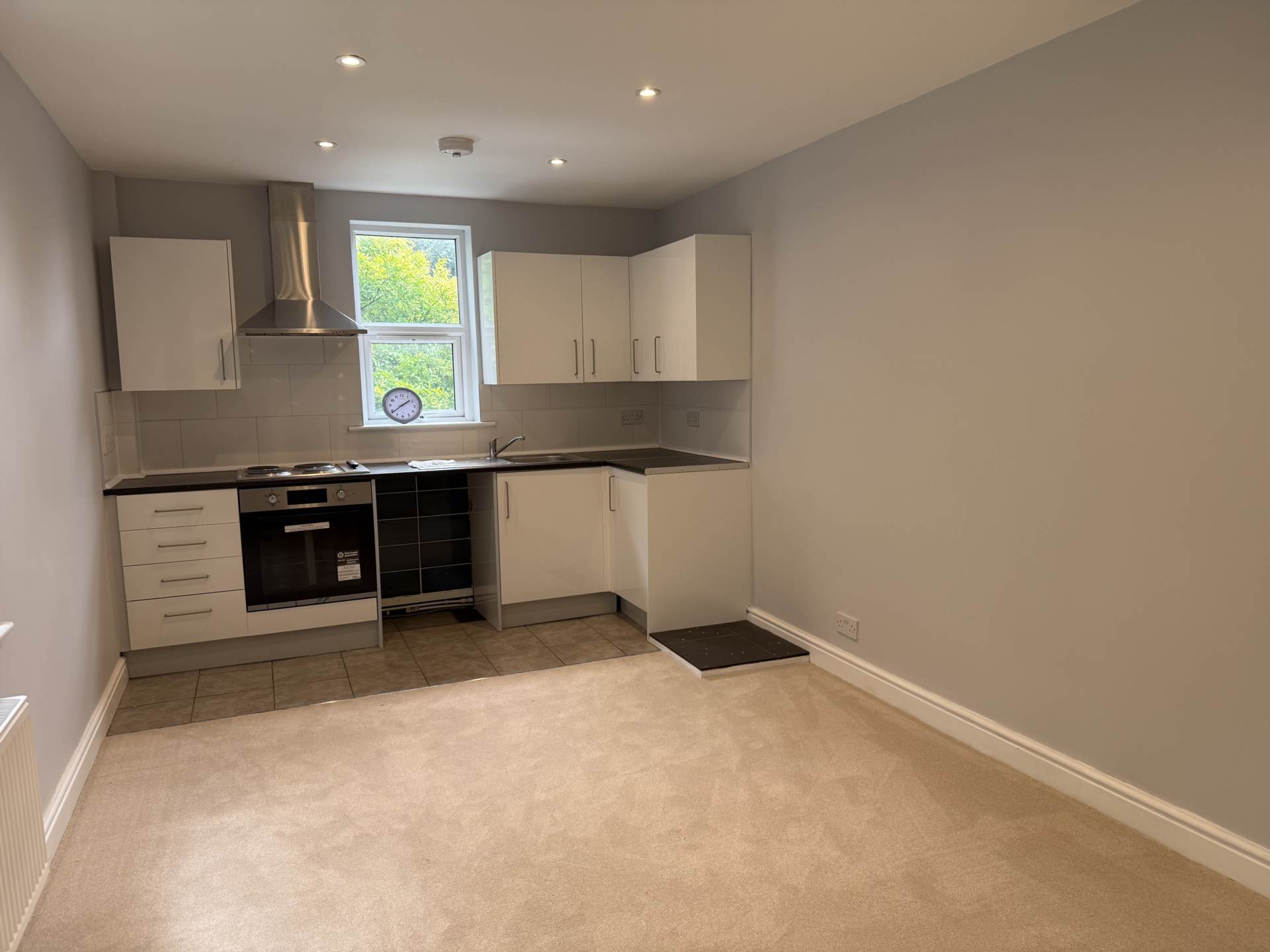 Biscot Road, Luton, Image 2