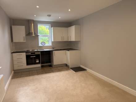 Biscot Road, Luton, Image 2