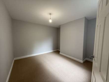 Biscot Road, Luton, Image 5