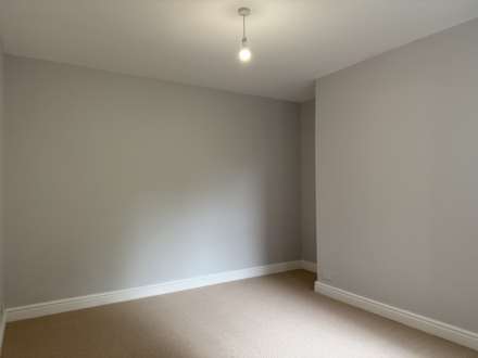 Biscot Road, Luton, Image 6