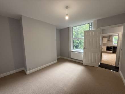 Biscot Road, Luton, Image 7