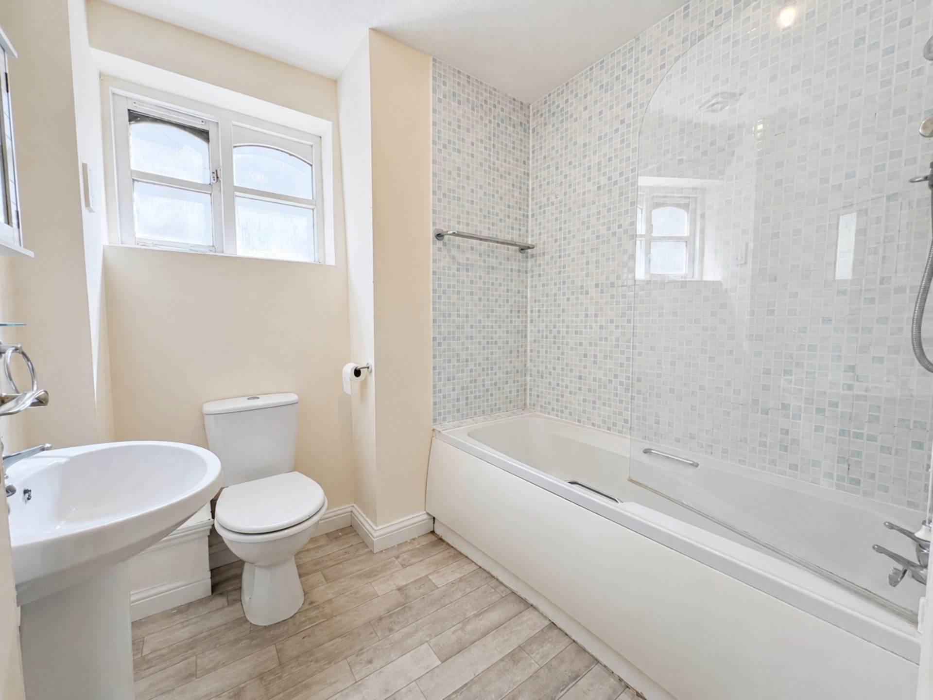Larkspur Gardens, Luton, Image 4