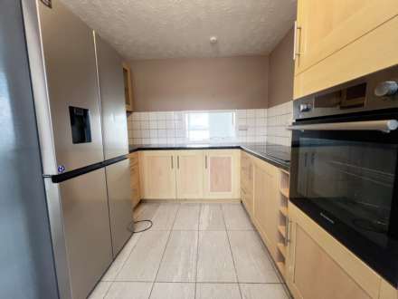 Sundon Park Parade, Luton, Image 5