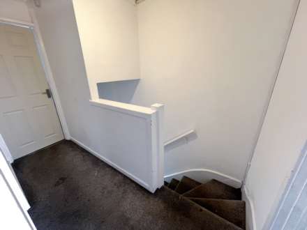 Sundon Park Parade, Luton, Image 6