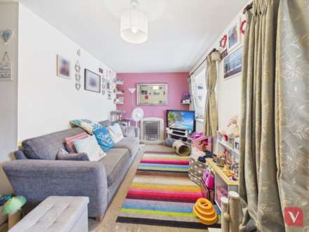 Moorland Gardens, Luton, Image 2