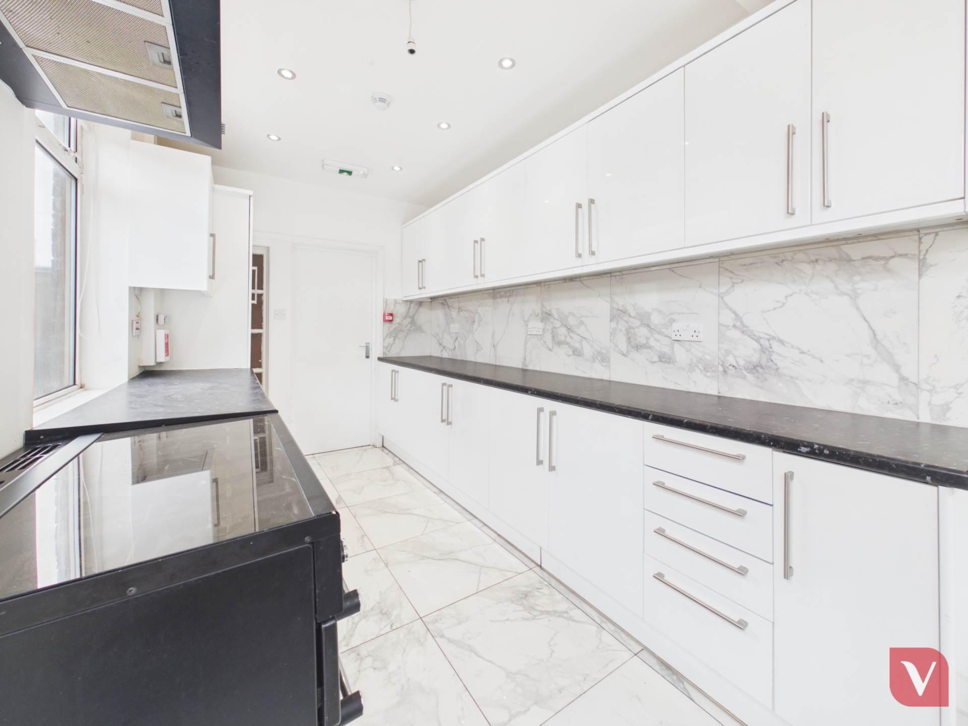 Leagrave Road, Luton, Image 2