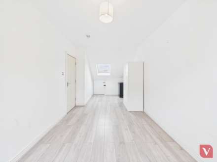 Leagrave Road, Luton, Image 10