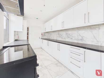 Leagrave Road, Luton, Image 2