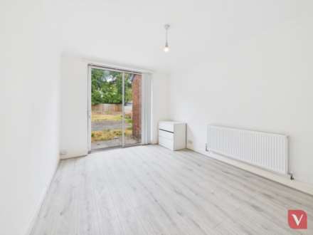 Leagrave Road, Luton, Image 4