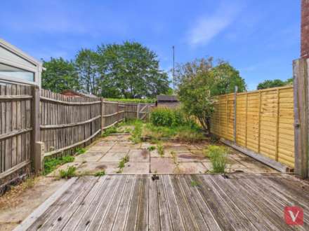 Elm Park Close, Houghton Regis, Image 11