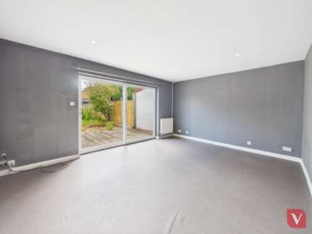 Elm Park Close, Houghton Regis, Image 4