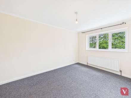 Elm Park Close, Houghton Regis, Image 7