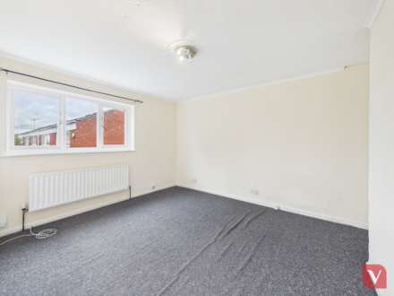 Elm Park Close, Houghton Regis, Image 9