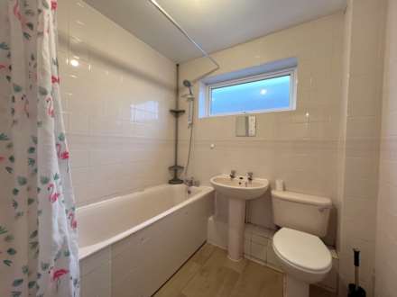 The Quadrant, Houghton Regis, Image 7