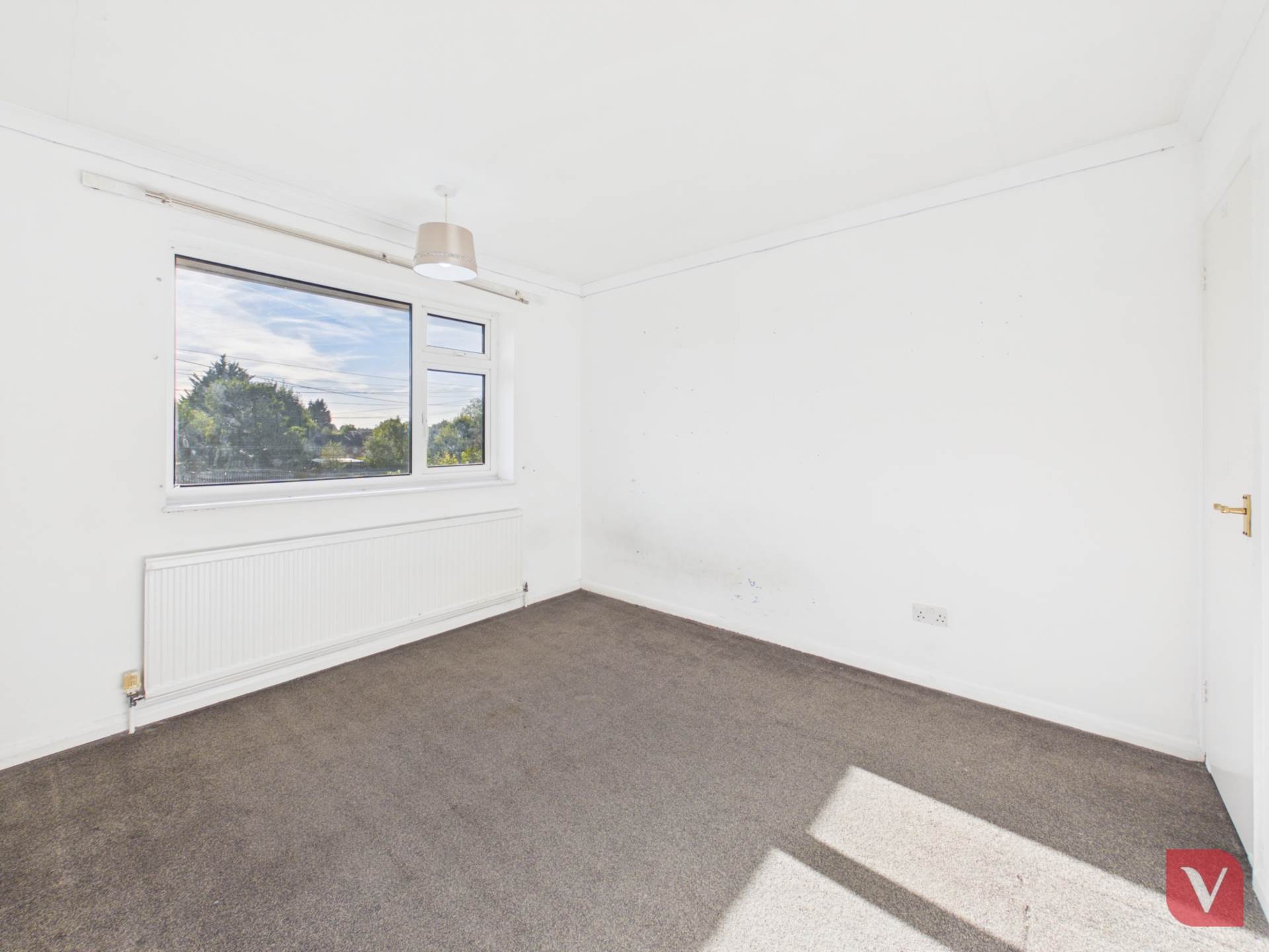 Canterbury Close, Luton, Image 5