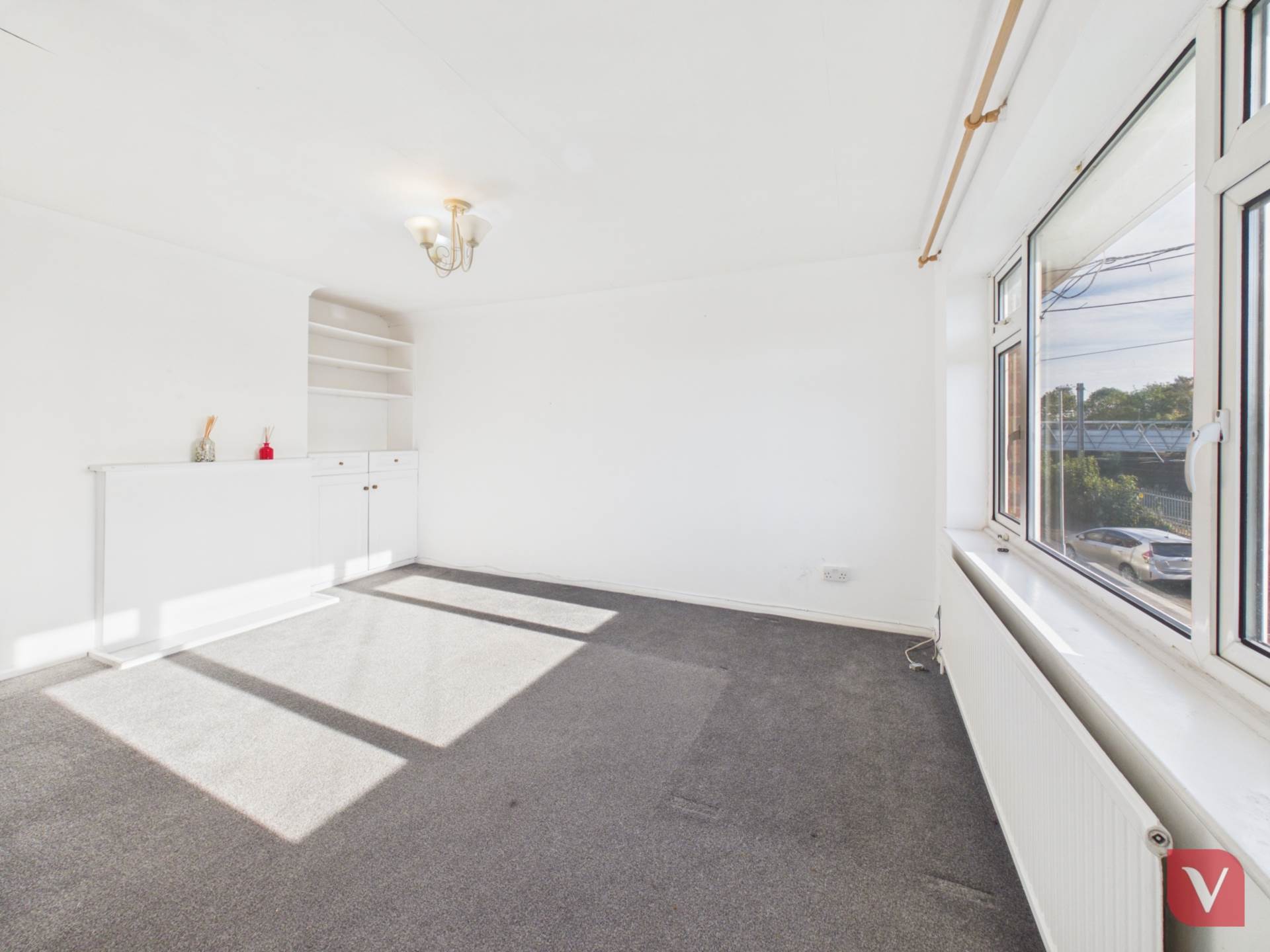 Canterbury Close, Luton, Image 6