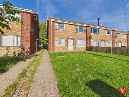 Canterbury Close, Luton, Image 1