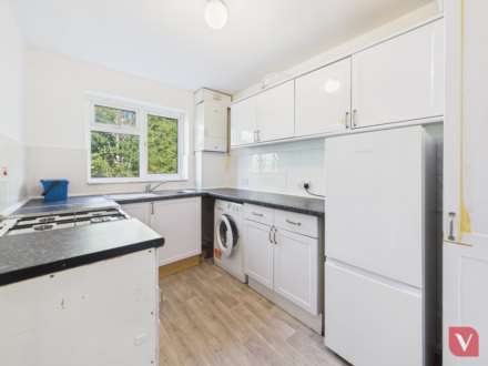 Canterbury Close, Luton, Image 2