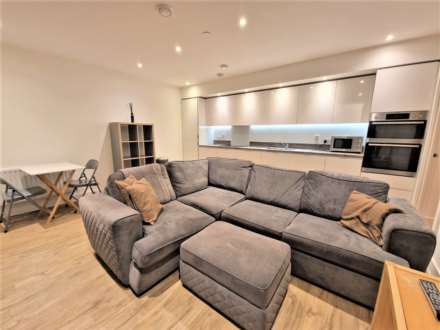 Stirling Drive, Luton, Image 2