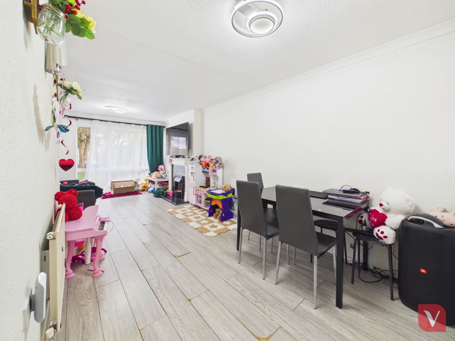 Verulam Gardens, Luton, Image 3