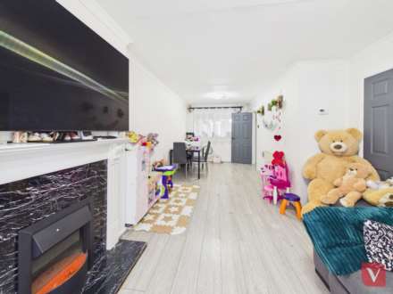 Verulam Gardens, Luton, Image 11