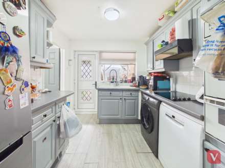 Verulam Gardens, Luton, Image 4