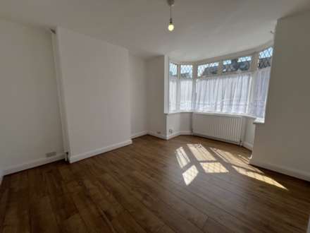 Fountains Road, Luton, Image 4